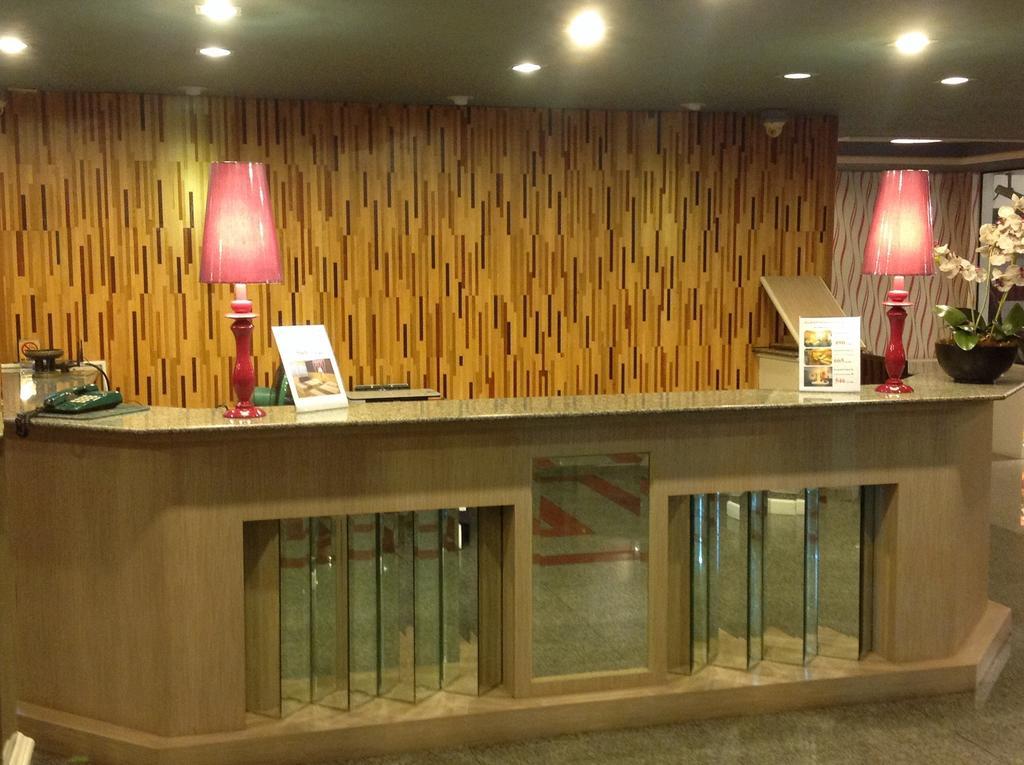 Highway Hotel Чиангмай Екстериор снимка