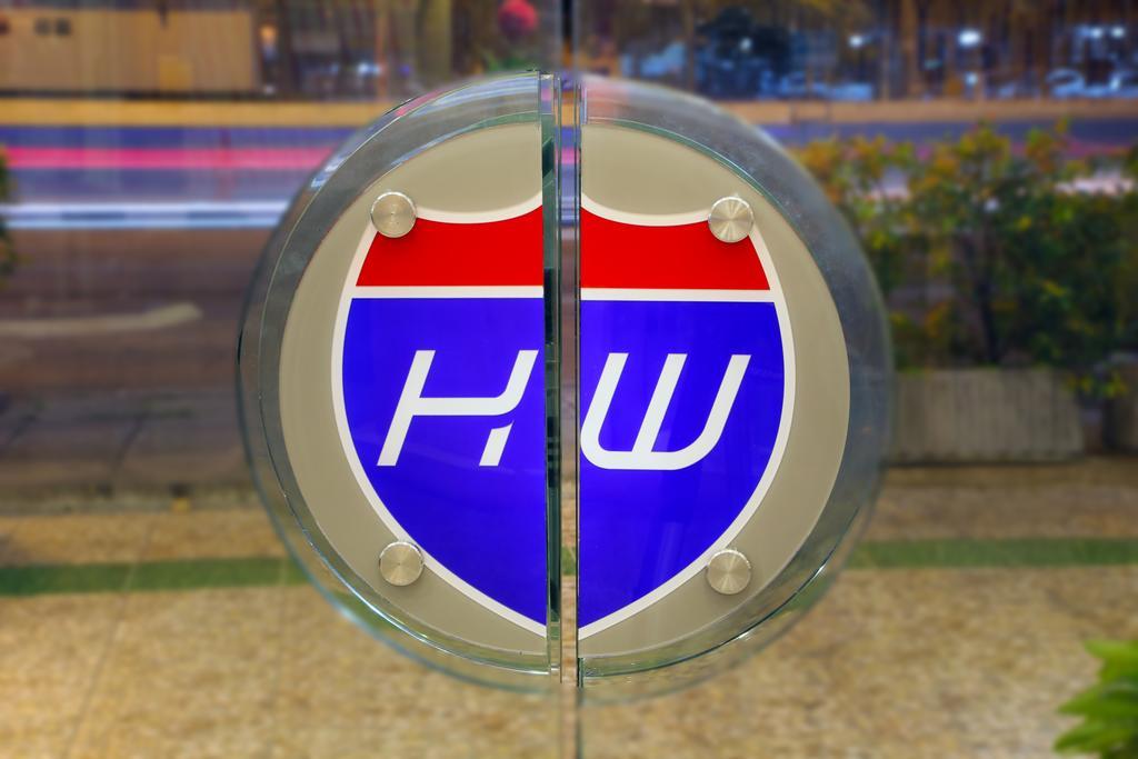 Highway Hotel Чиангмай Екстериор снимка