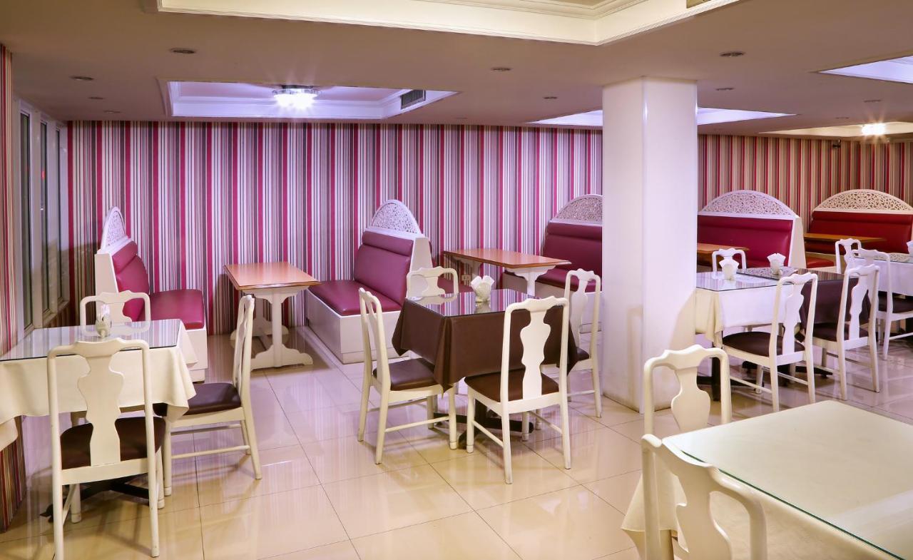 Highway Hotel Чиангмай Екстериор снимка
