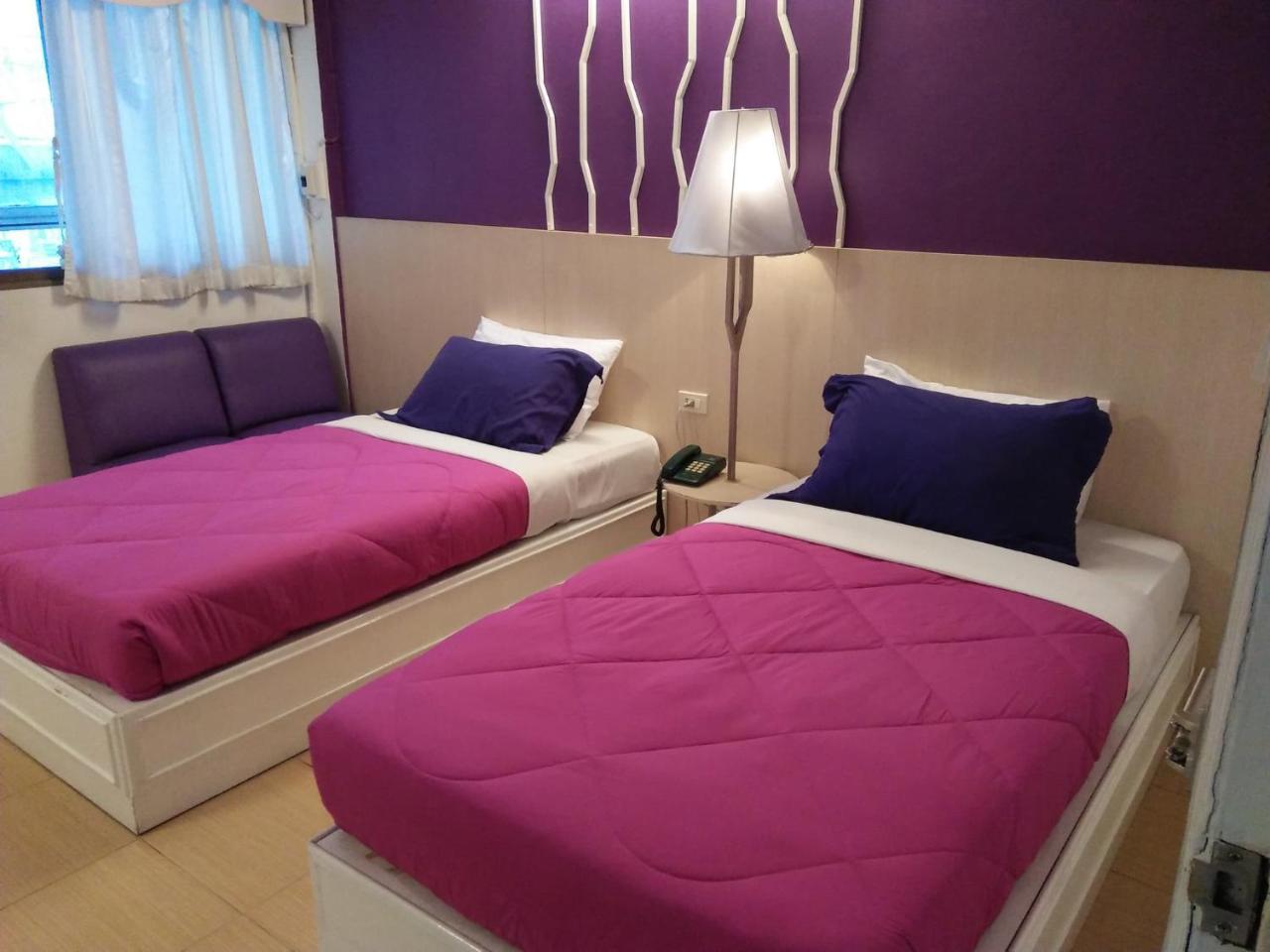 Highway Hotel Чиангмай Екстериор снимка