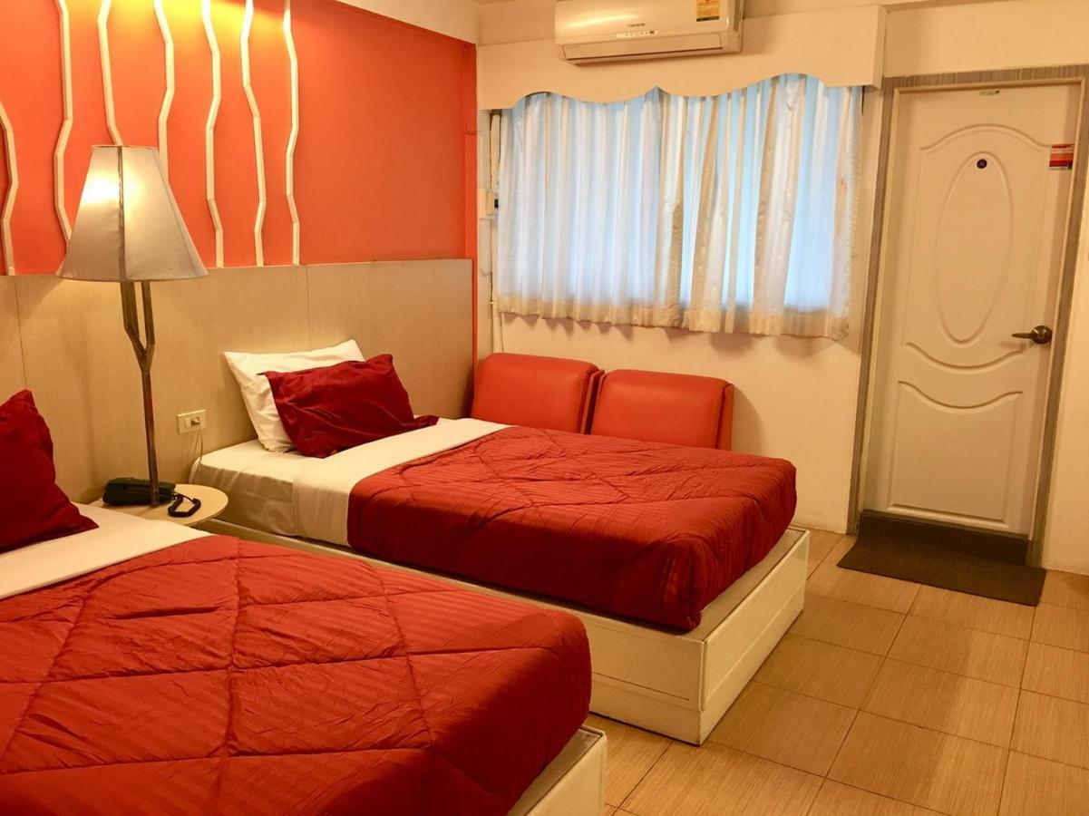 Highway Hotel Чиангмай Екстериор снимка