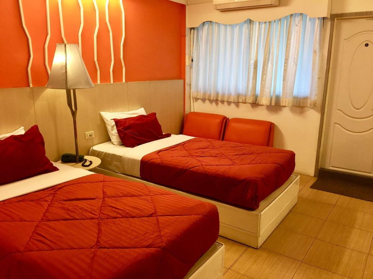 Highway Hotel Чиангмай Екстериор снимка